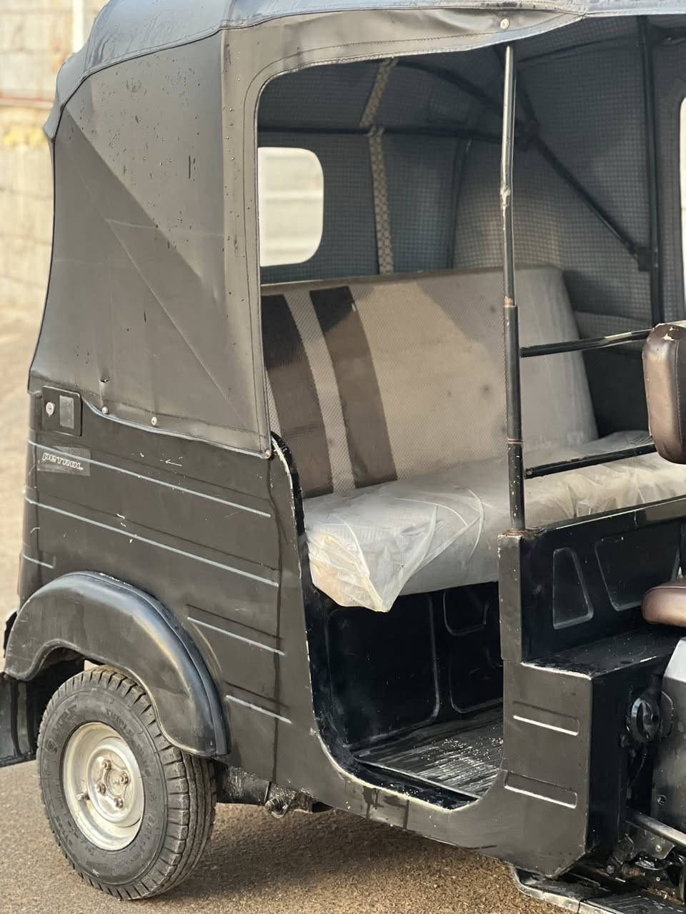 السلام عليكم تكتك موديل2020 بشهر ال 12 تكتك نضيفه وكلشي ما ناقصه بدي كفاله مكينه مفتوحه بس لا تنقيص ولا تبخير تكتك خير من الله تاخذه كبل للشارع كلشي ما ناقصه السعره 5500 وبيه مجال الشراي يراسلني خاص على الواتساب ***********
