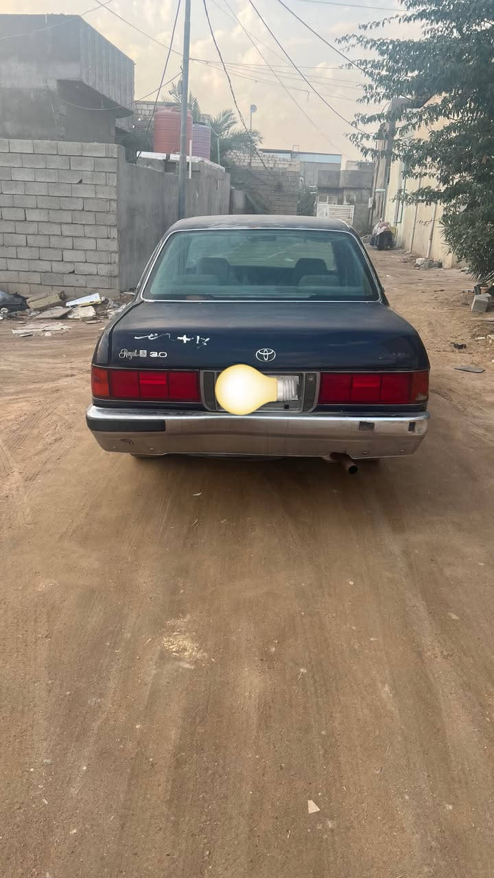 البصره شط العرب 
للبيع سياره
كراون ديلوكس موديل  
٩٣   رقم صدامي 
مكينه ونجي
***********
