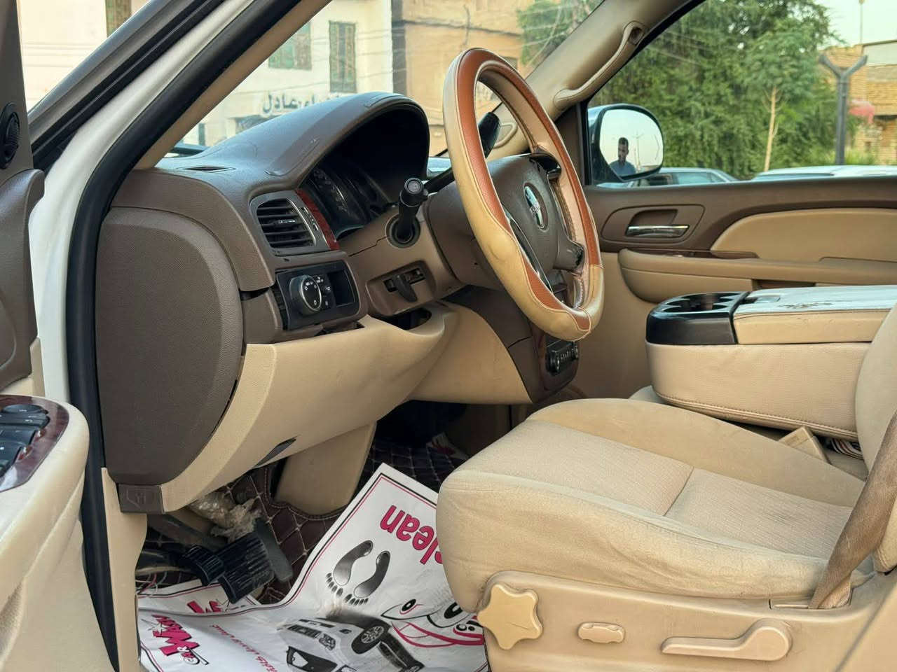 السلام عليكم
جمسي يوگن موديل 2009 .
سيارة خليجية كفالة بدون اي تبديل او حادث .. فقط بارد جداً بسيط والسونار موجود .
المكينة والگير مكفولات وشرط الفحص.
السيارة حداديتها جديدة قبل أيام شديتها وتبريدها كلش جيد. 
رقمها بصرة مميز اربع ارقام بيهن تكرار .
السيارة عليهه إضافات ستتم صوت كلش عالي واصلي ب ٦٠٠ $
وعوازل بيبان بيهه كل باب ب 100 $ .
شاشة اندرويد وتحكم وكاميرا خلفية .
تخم تاير جديد ..
وكاملة من كل شيء ...
مكان السيارة بالناصرية . ***********
***********
