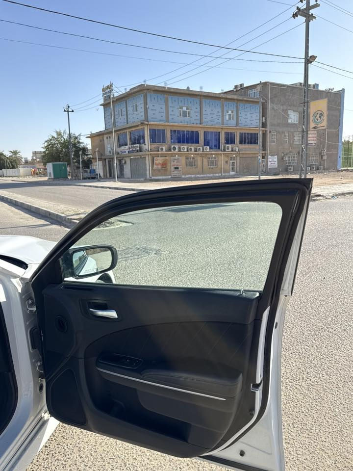 جارجر RT موديل 2020 المواصفات المعروفه شاشه جبيره سوبر تراك باك كامره حساساات كامله بدون نقص برغي بيها ٣ قطع صبغ أماميه السعر ١٩٥ وبيها مجال


**إذا كنت صاحب هذا الإعلان وتريد حذفه لأي سبب، رجاءا أرسل رسالة إلى الدعم الفني**