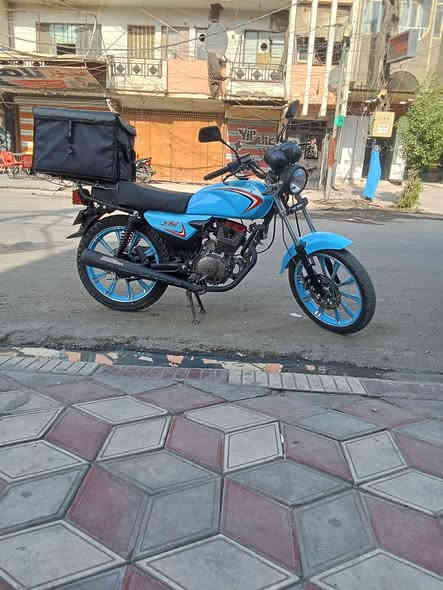 دراجة شاينك موديل ٢٤ اوراق بدون كمرك  دراجة نظيفة  محرك برغي ما مفتوح بي نمر تخبل  بريك امامي خلفي كهربائيت كلة شغاله  نكرة سلف   فقط نقصها دشبول عاطل ما بية نضوح ابد تجي تاخذة من بيتي مكاني بغداد المشتل سعر ٧٠٠ بيه مجال  ***********
