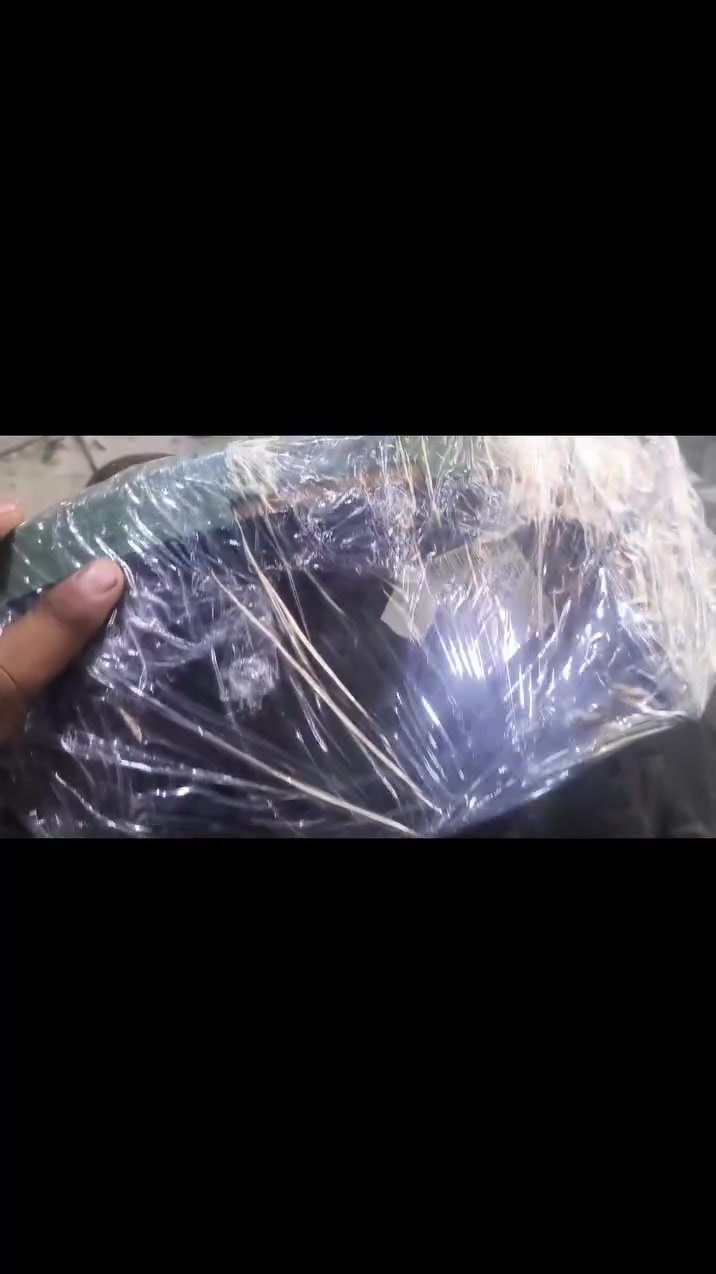 غراض بي ام للبيع  تخم ويل وعبوه كامله هيه وطوافته مال حاويه وعينه عداد 260 مال حاويه شرط هيه وفيشه المكان البصره ***********
