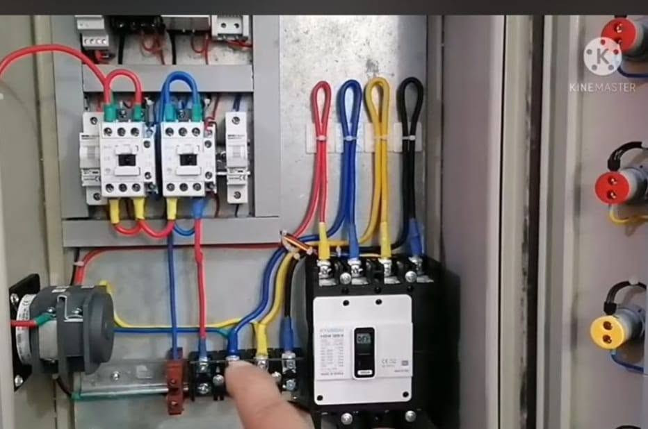 تقنيات الهندسة المنزلية والصناعية / ATS
مجموعة من بوردات السيطره المنزليه والصناعيه مواد اصليه
 SIEMENS
 SCHNEIDER
 ABB
 LS
 CHINT
 عمل كافة انواع البوردات المنزليه والصناعيه
 للتواصل والاستفسار / أدارة: مهندس اختصاص / واتساب: ***********

عمل بورد مرحلتين وطني ومولد سحب خارجي
