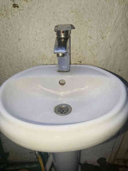 مغسلة للبيع هيه والخلاط بسعر جدا مناسب
السعر 15 الف مع الخلاط
الله يشهد بس المغسلة ب 25 مشتريها من شارع المدينة
و الخلاط ب10 الاف ماخذة جديد
سبب البيع عندي انتقالة بيت وجاي اصفي بالغراض
النجف حي المهندسين
*********** وبي واتساب
