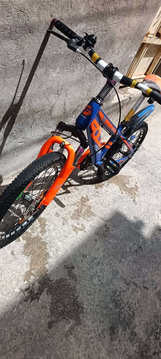 بايسكل كوري مابي اي شي بس بريك يحتاج سعر ١٠٠ بي مجال


**إذا كنت صاحب هذا الإعلان وتريد حذفه لأي سبب، رجاءا أرسل رسالة إلى الدعم الفني**