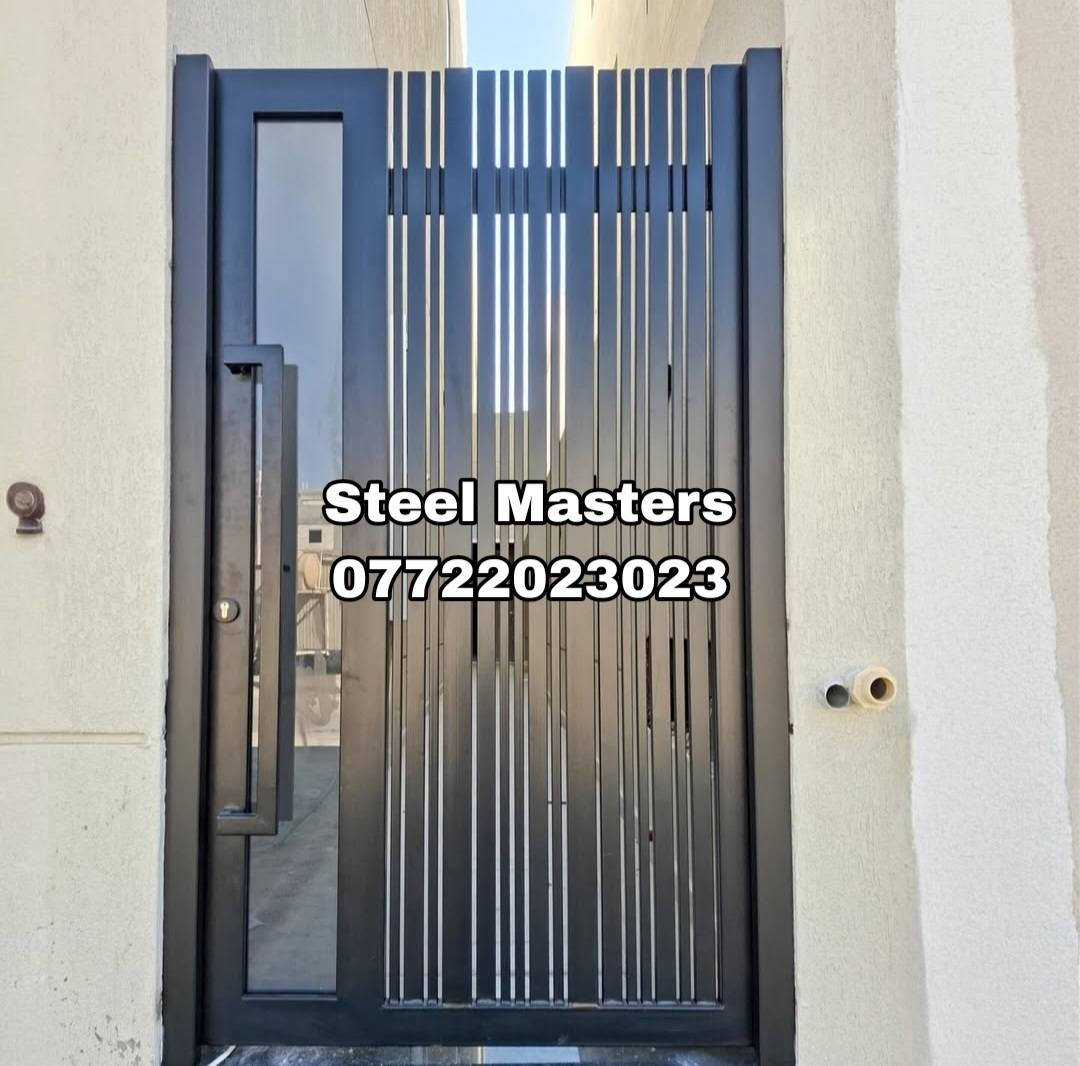 🛑نقدا & بالتقسيط 
ورشة Steel Masters   لأعمال الحدادة 

تنفيذ باب حوش مودرن حديد (شرائح طولية + زجاج جانبى)

✅️ تصميم طولي يعطي فخامة وخصوصية 
✅️ زجاج جانبى يرفع شكل الواجهة ويعطى إضاءة 
✅️ دهان بودر حرارى مقاوم للصدأ والتقشير 
✅️ قفل ومقبض مودرن + تركيب نظيف وتشطيب مرتب 
✅️ تفصيل على المقاس حسب فتحة الموقع

📐 تصميم عملي  _ متين وامن متناسق مع الواجهات الحديثة  _ ستايل فخم وبسيط 

تنفيذ فعلي من ورشة #steel_masters

📍 للتواصل والاستفسار:
+964 ***********
العراق_بغداد
