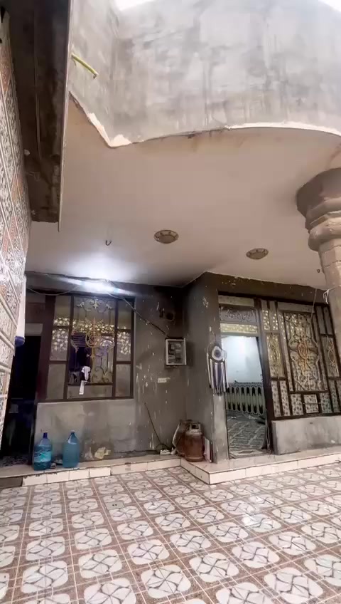 السلام عليكم
بيت للبيع حي ذويب الثاني 
المساحه 250 
يحتوي على
غرفتين نوم 5*4
استقبال 7*4
مطبخ 5*4
الهول 6*4
صاله 11*4
البيت كامل مابي نقص
السعر 77
غير متواجد ع الفيس
اي استفسار 
‏‪0773 389 0751‬‏
