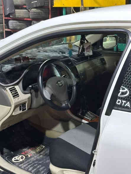 سلام عليكم كورلا ياموديل ٢٠٠٩ رقم بغداد وارد امريكي سياره كلين هنا صار بيه بارد بل جاملغ قليل حك ٤ اصابع مكانه بغداد اليرموك سعر ١٢٥ وبيه مجال قلي ***********  مكينه وكير مكفولات تخم تاير جيد تبريد ثلج داخل صاج محرك ١٨٠٠ بجم كبس ايرباكات مكفولات
