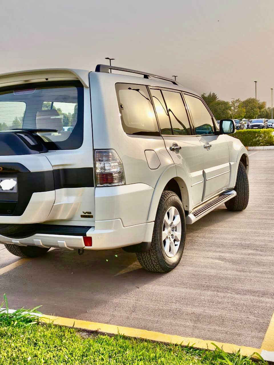 باجيرو ٢٠١٨ لون ابيض صدفي مواصفات فول ،سلايد بصمه كاميره دبل اكسل 4*4  
٣ مقعد ، حساس امامي و خلفي مرايه كهربائيه و بعد هواي مواصفات ، السياره كلين تايتل دعامي للدعامي بشرط مثل سفر ماشيه فقط ٣٢ الف كيلو متر السياره كلش كلش نظيفه مابي دينار واحد مصرف كلشي بشرط السعر ٢٢٨$ و بي مجال 
*********** أربيل, العراق
