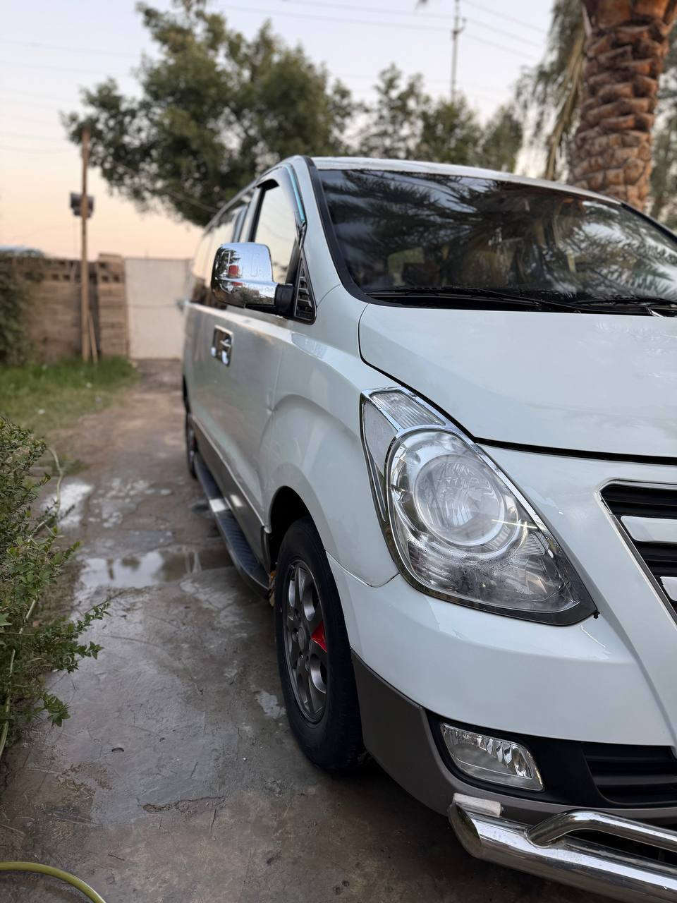 السلام عليكم سياره ستاركس 2009 مصفره هيئه وضريبه سياره نضيفه مال موضف حته للكراج ماداخله مصبوغه احزام للجماليه وسونار موجود   المكان الكوت مركز المدينه السعر 130وبيه مجال  رقم *********** سياره بسمنه تحويل ثاني يوم سنويه لل27
