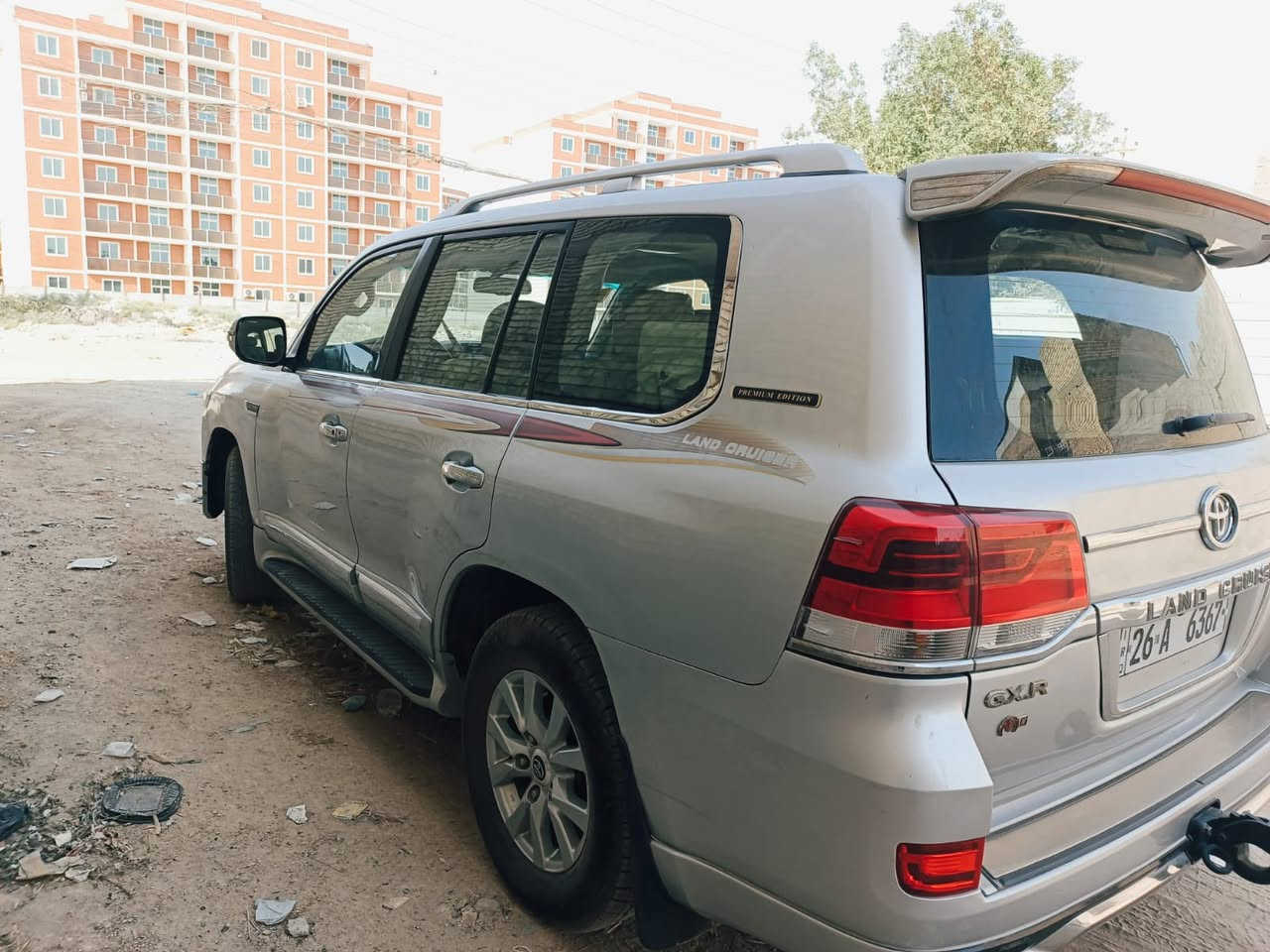 سلام عليكم عندي لاندكروز 
موديل 9 محدثه 21 
سياره فقط التحديث صبغ مكفوله من الضرر

مكينه سته سلندر مكفوله 
كير مكفول 
تخم تاير جديد 
صدر امامي 
خلفي جديد 
تبريد مكفول 
سياره ماشيه 280 حقيقي 
جاهزه من كل نواحي 
بيع اومراوس حسب القناعه 

سعر 275 وبيها مجال  
مكان السياره جكوك الكاظمية 
*********** 
بسمي سنويه رقم مميز بيها
