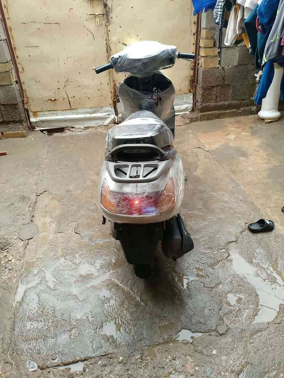 دراجه سبيسي للبيع السعر ٢٠٠ألف بيها خيط بخار الحي العسكري ٠٠٠حسينه بيت دشر***********
