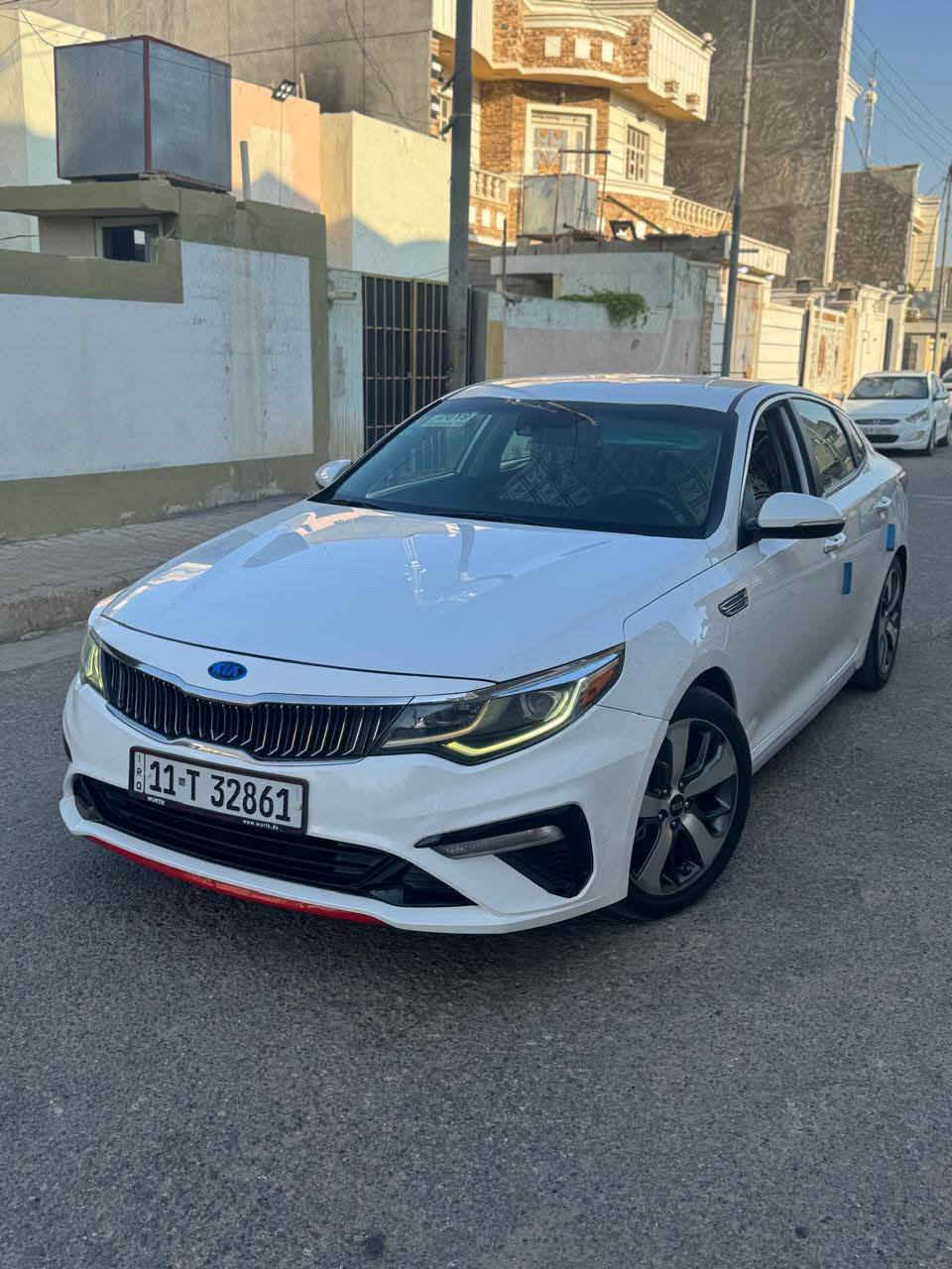 السلام عليكم اعاده النشر بسبب الوعود الكاذبه !
كيا اوبتيما 
موديل 2019 رقم بغداد انكليزي مشروع وطني سنويه 2030 تحويل ثاني يوم وارد أمريكي كفاله بس بيها بارد خفيف بل جاملغ الأيمن ماشيه 137 ميل محرك GDI معله مواصفات FE
حساسات امامي خلفي رادار امامي تحديد مسار وقوف ذاتي رادار بل مري الجانبيه كامره تحكمات ستيرن تدفئة تبريد تبريد ثلج ثلاث انضمه قياده (نورمر، ايكو ، سبورت )  سستم صوت كامل تخم تاير جديد سياره خير من الله 
السعر المطلوب 150 ورقه وبيها مجال بسيط 
مكان السيارة الرمادي 
الاستفسار الاتصال علا الرقم 
***********
