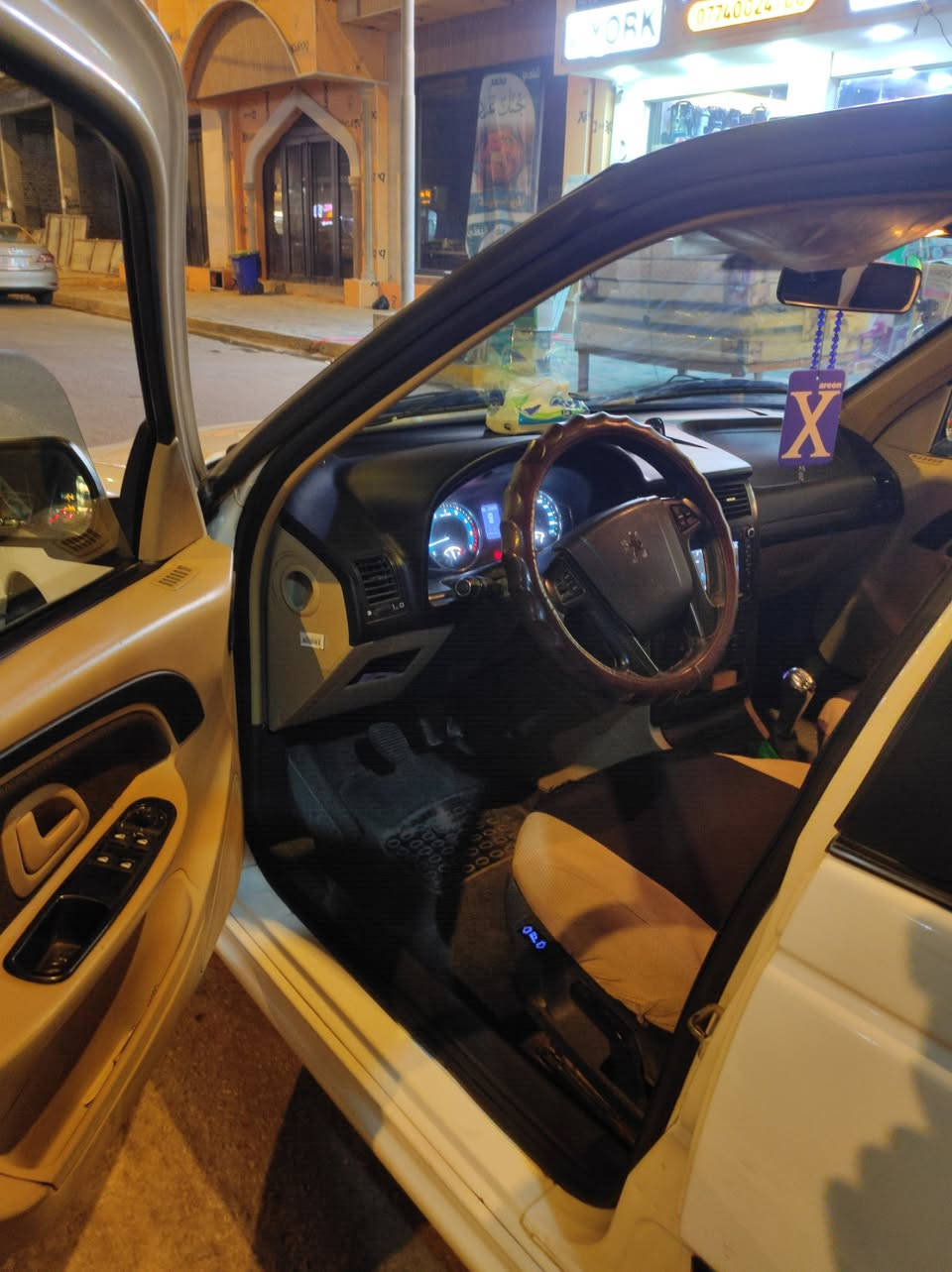 سلام عليكم.بيجو بارص خصوصي للبيع رقم بغداد محجوزه والاستقطاع مباشر اللون ابيض موديل 2024...للتواصل الاتصال***********
