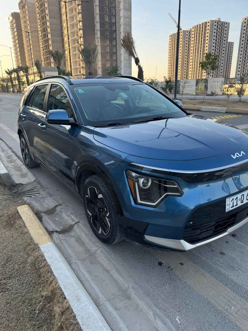 للبيع فقط كيا نيرو كهربائية شحن بلشحنه الوحده تمشيك 550كيلو موديل 2023 ***********
موصفات السياره كيا نيرو كهربائية شحن 
السياره خير من الله نظافه وبيها مواصفات بعد احلا من السياره لون ازرق موديل 2023
السياره  رقم بغداد هز فحص جديد 
السياره وارد امريكي كلين تايتل مكفوله كفاله عام
ماشيه: 25الف مايل 
المواصفات 
كراسي تدفئه 
بصمه
اشاير بالمري 
كشنات جلد و مخمل 
ترحيب دخول 
.نظام ايكو وسبورت قياده
• شاشة كبيرة
• كاميرا خلفية
• حساسات خلفية 
• ⁠حساسات اماميه
 .اتو هولد
رادار امامي
• مانع تصادم
• محدد مسار
• تصحيح مسار
• مثبت سرعة
• مانع انزلاق
• بصمة تشغيل
• بصمة أبواب
• مري رادار
• نقطة عمياء
• شاحن وايرلس 
شاحنة بالكشانات 
• شاشة اعطال
• عداد ديجيتال متغير الوان
• اضوية امامية LED
• اضوية خلفية LED
• حساسات إضاءة
• إنارة تلقائية Auto
• نظام صوتي مميز 
• أوامر صوتية
• حساسات اصطدام
شفتات بلستيرن
تبريد قطعتين
قياده ذاتيه 
تشغيل عن بعد 
• بلوتوث
• مدخل USB + AUX
وبيها بعد مواصفات خير من الله
السياره جاهزه مكان السياره بغداد
التفصيل اكثر اتصل برقم
***********
