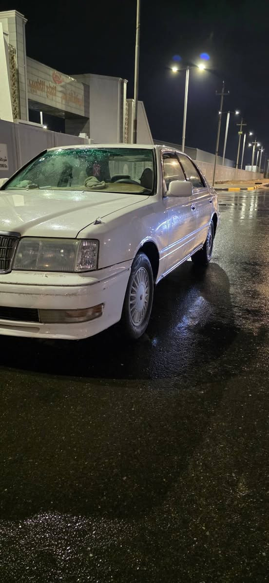 راس ثور فلات موديل ١٩٩٧ رقم بصره دولي مميز 
سياره كصتين  سعر ٦٥ وبيها مجال بسيط  مكينه ثنين ونص ٢٥٠٠ كهربيات كلها شغاله تبريد شغال 
مكاني بصره  رقمي *********** البصرة, العراق
