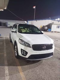 سورنتو ٢٠١٧ خليجي ماسيارة نظيفه ماشيه قليل ومابيهه اي حادث. مواصفات فو...