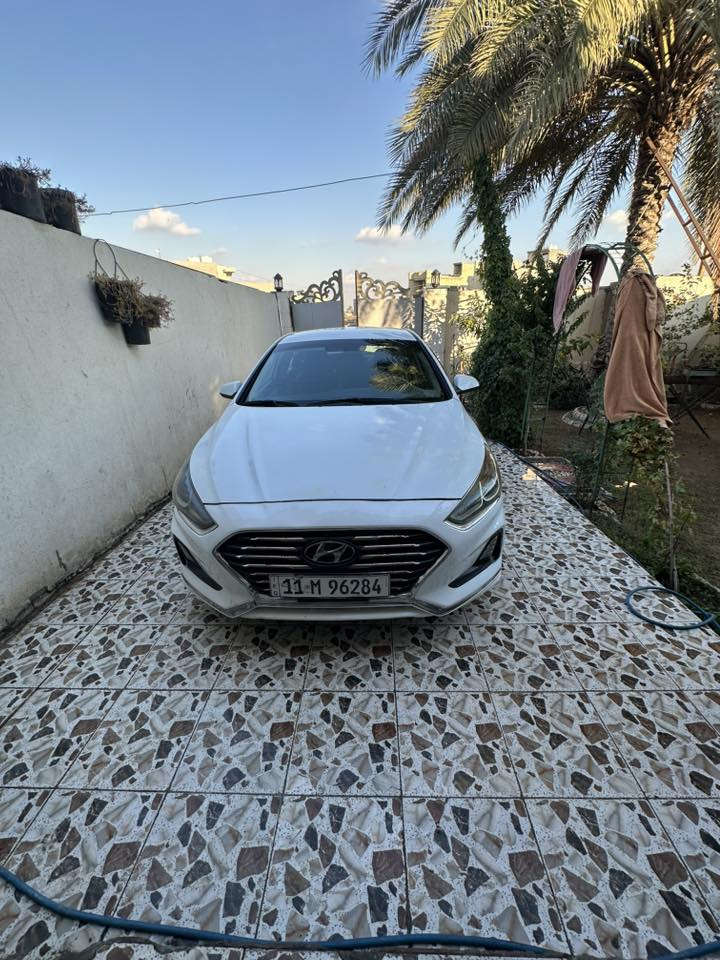 ا
السلام عليكم 
سوناته. 2018  حادثهة باب صدر. مبدل نفس لون. والباب خلفي
 وجاملغ بنيد صبغ. 
مكينه كير تبريد خير من الله 
مواصفات شاشه جبيرة. تحكم ستيرن. 3انضمت قياده.  
راذار جانبي.   
رقم بغداد. دولي. 
السعر 119.  وبيهة مجال بصيط 
مكان بغداد تراث. 
***********
