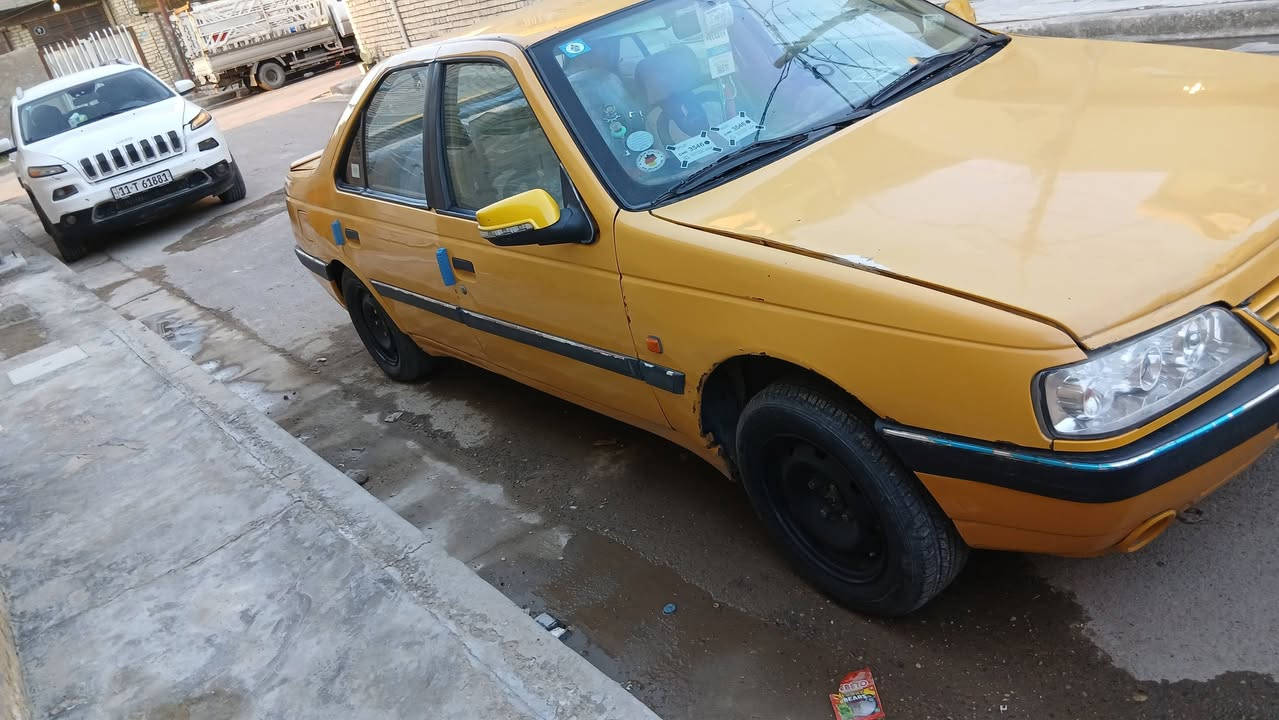 السلام عليكم بيجو 405  موديل 2015سياره  بيها طخه جاملغ وره السايق  سياره جاهزه كبل للشارع خير من الله رقم انكليزي كير مكينه خير من الله  *********** عارضها 38بيها مجال حك الجيه بغداد زعفرانيه
