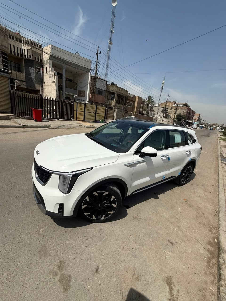 كيا سورنتو 2025 فول الفول  بانوراما للبيع

للبيع سيارة كيا سورنتو موديل 2025 فول ، بحالة ممتازة ونظيفة جداً، ماشية فقط 40000 كم.

🔹 مواصفات السيارة:

 • فل أوبشن كامل

 • فتحة سقف بانوراما (Panoramic Sunroof)

 • شاشة كبيرة مع نظام ترفيهي حديث

 • كاميرا خلفية وحساسات أمامية وخلفية

 • تشغيل بصمة + دخول ذكي

 • مقاعد جلد 

 • تكييف قوي أمامي وخلفي 3 قطع

 • أنظمة أمان ومساعدة سائق حديثة

 • التايرات بحالة وكالة

 • سيارة v6

 حساسات امامية خلفية

 

وضعيات قيادة متعددة 

انارة محيطية

$320 مجالهة بسيط

📍 الموقع: (بغداد/حي اور )

    الهاتف :***********
