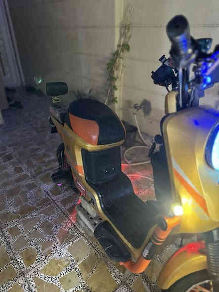 سلام عليكم دراجه شحنx900جديده مصارله٣اشهر الوصل موجود اخذته بلاديه وزودته صارت٦بطاريات الكبار الاصلي ومبدل عقل جوكر العداد السرعه صار١٣٠ حقيقي٨٠الى٨٥ مكاني كربلاء طريق الحر للمراوس ماكس نضيفه مامفتوحه أمانت الله جديده  حط سعرك وتعال اخذه(ملاحضه مزود اغلى مو بلادي) رقمي***********+بصمه اصبع وسويجين وبصمتين انتباه 6بطاريات الكبار وعقل رياضي او مراوس ماكس عادله كون ممفتوحه لو بوليس ولله وصلت٧٠٠
