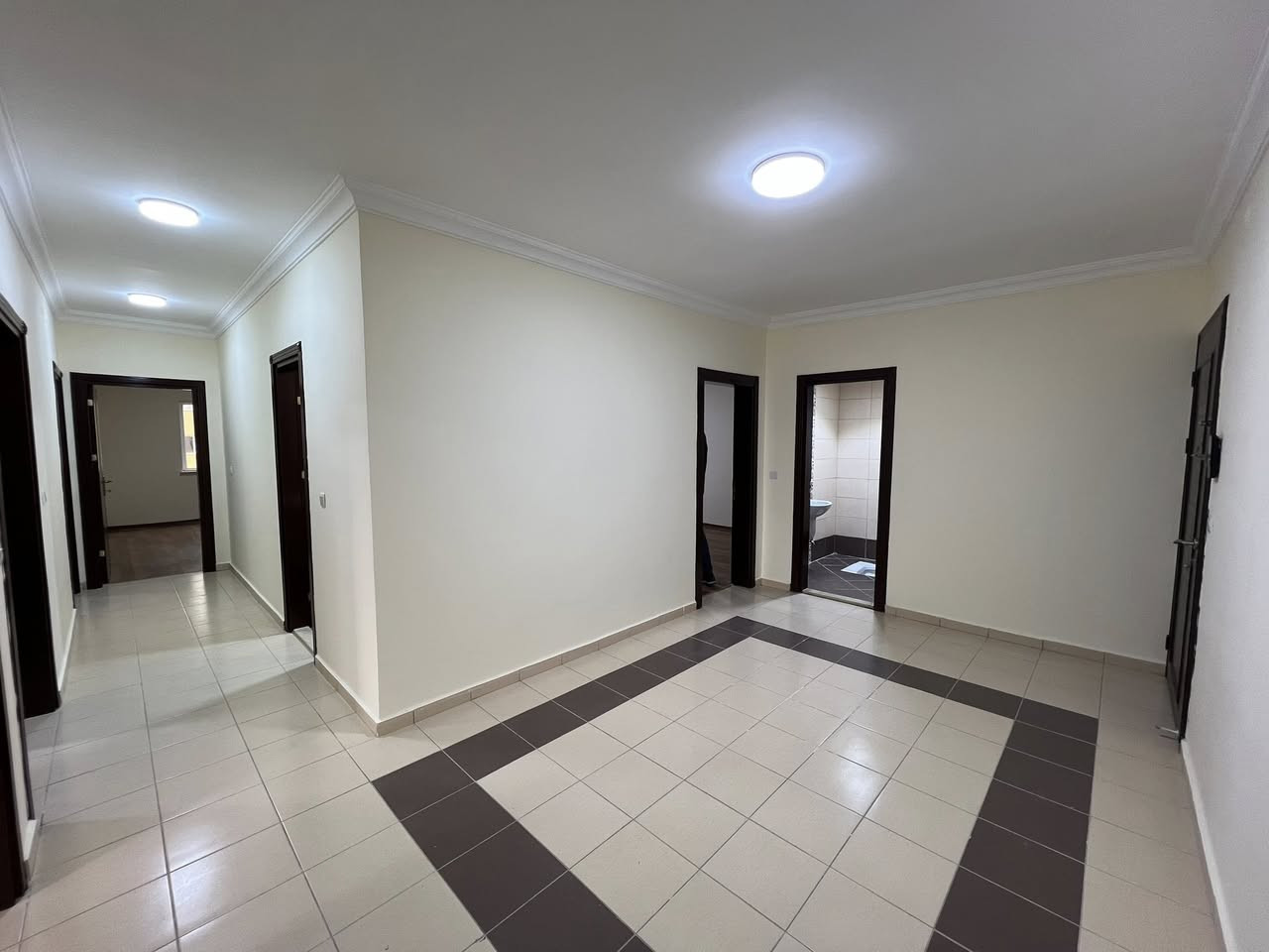 شقة للبيع في مجمع افروستي
عمارة B
نوع 3+1
مساحة 186m
طابق9
جنوب.غرب
للمزيد من المعلومات:
0750 147 2738
