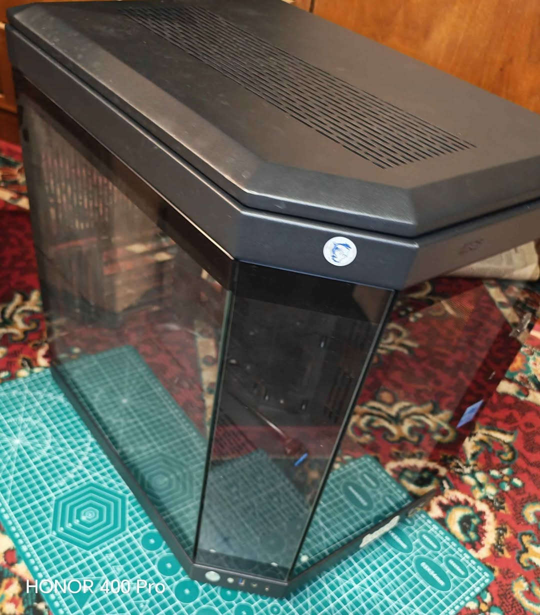 كيس E-ATX مستعمل كامل مع مراوحه عدد 5 RGB جبير ياخذ كل الكارتات والمدزربوردات
السعر 110 لف وبي مجال
مكاني بغداد العامريه
*********** بغداد, العراق
