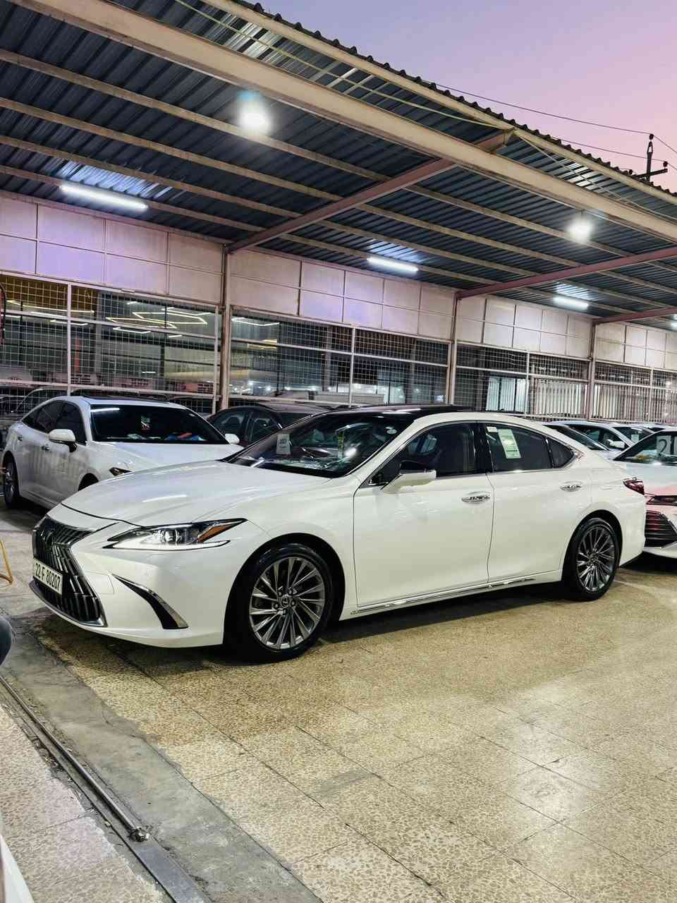 Lexus ES350
2023
شريكة مهند فول مواصفات 
بانورما 
٥ كاميرا ٣٦٠ درجة 
٥ بردة 
رادار امامي و جانبي و خط مسار 
كوشن خزن و كوشن هيتةر 
شاشة كبير 
بخاخ لايتات لايت اوتو 
تحكم مقاعد خلفي 
بعد اهوية مواصفات 
ماشية ٦٠ الف كيلو 
سعر ٤١٠ ورقة 
مكفولة كفالة عامة 
***********
