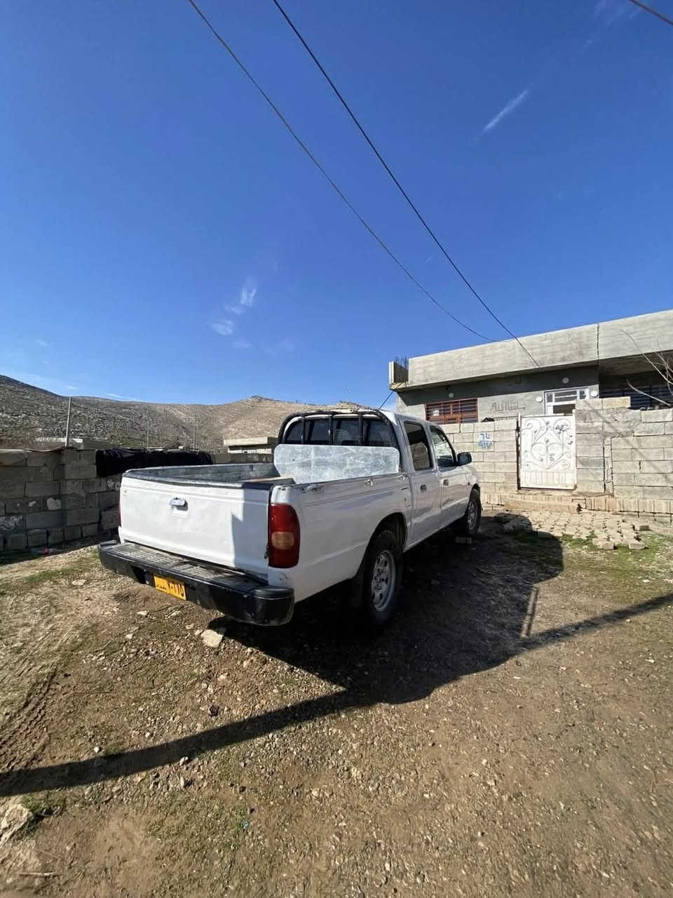 سەرەتابه ناوی خودا 
بابەتیکم بۆهیناون ماڵی شاخ وکیو ڤۆڕت مازدا دەبڵ ئەکسل 
مۆدیل 2004 پەمپ ونۆزڵ کیرومەکینەی بەشەرت چوارایەی جەبەڵی ڵۆکی ڵەژیرە سەیارەکە بی دەحمو ڵی دراوە حیزام بۆیاخە سەیارەکە ئی ماڵان ئی مەحرەز نیە  تابڵی شتیکی جوانە سحری ئەم گوڵە جوانە 56گەڵاویە محامەڵەکی برایەنەی تیایە 
شوین ڕانیه
ژ.م ***********
***********
