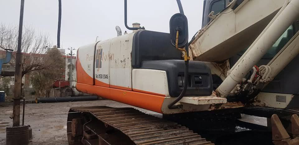 حفاره هيتاشي للبيع موديل 2006 مكفول كفاله عام شرط تحويل رقم شمالي ***********
