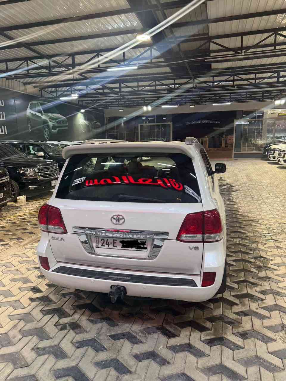 سلام عليكم
لاندكروز GXR 2010 جديدة بلكارتون الي يدورون جديد ومكفول 
بريم فول مواصفات معروفة مواصفات البريم ميحتاج اذكرها 
مكفولة كفاله عامه حتى داعامياتها بلاديه حتى مسجل بلادي موجود
 بيها بارد صغير بلباب و بيها سونار 
ماشية 114 اصل 
رقم جديد وهزة جديدة 
غرفتها نضيفة كلش يشوفها يكول سيارة مديل 21 
سعر 310 
النجف الاشرف 
***********
