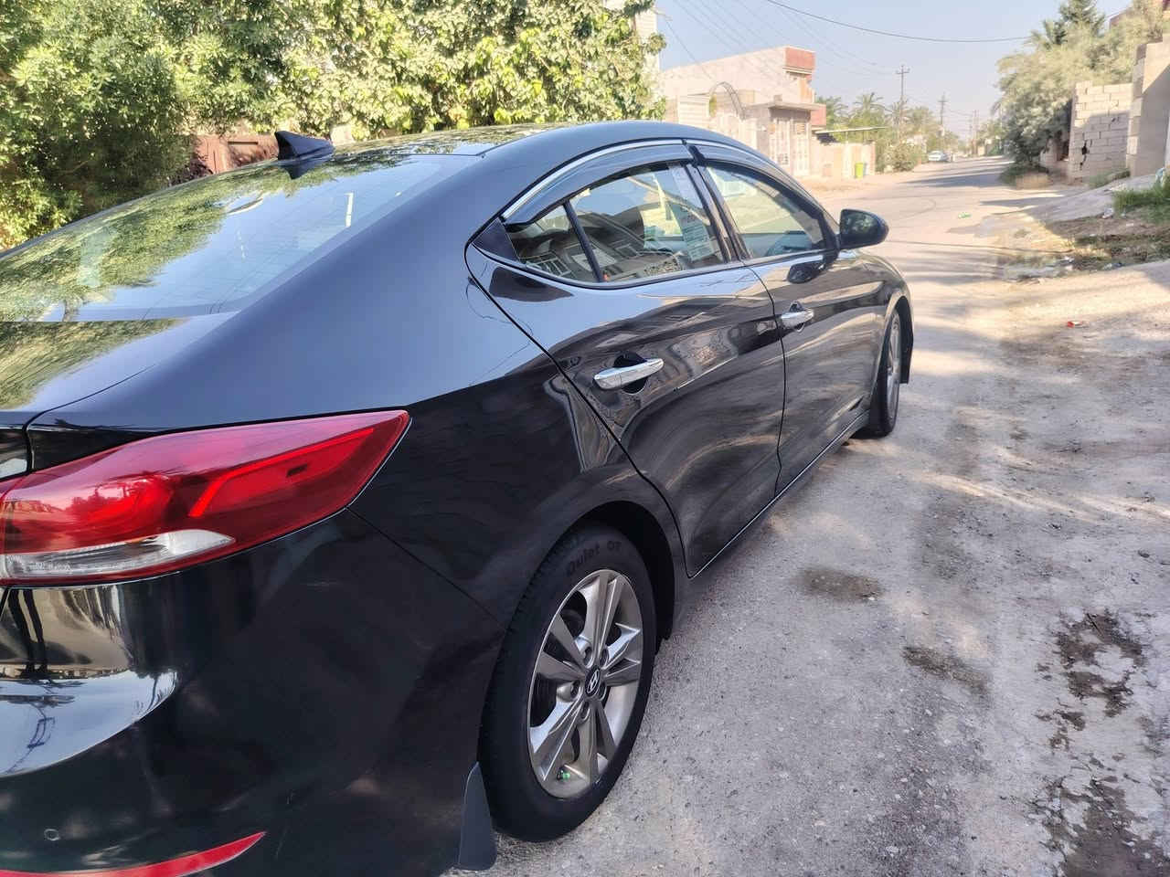 السلام عليكم الانترا ٢٠١٧ وارد امريكي حادثها جاملغ امامي فقط بدون دواخل بدون ارباك ماشيه ١١٦ رقم سلمانيه سنويه لل ٢٩ السياره جاهزه محرك كير حداديه تبريد سونار موجود بالمنشور سعرها ١١٠ وبيها مجال 
مكان السياره ديالى الخالص 
***********
