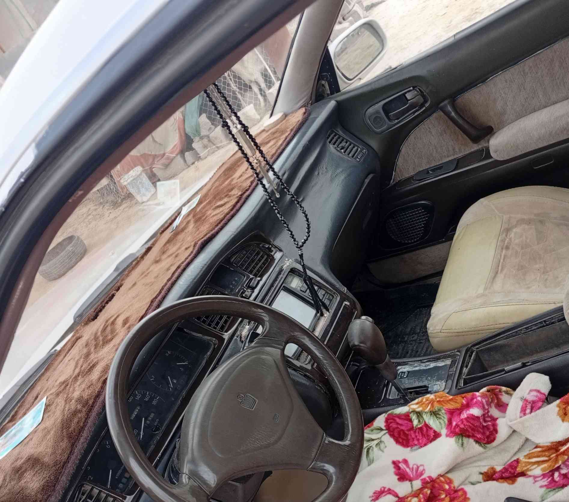 السلام عليكم سياره بطه 92 مقفوله ماكينه وقير تحويل ثاني يوم كله شرط ماكينه وقير شاهده حاويه حداديه وتخم ثاير وين ما تريد الوان ناصريه السعر 
60 بها مجال
 ***********
