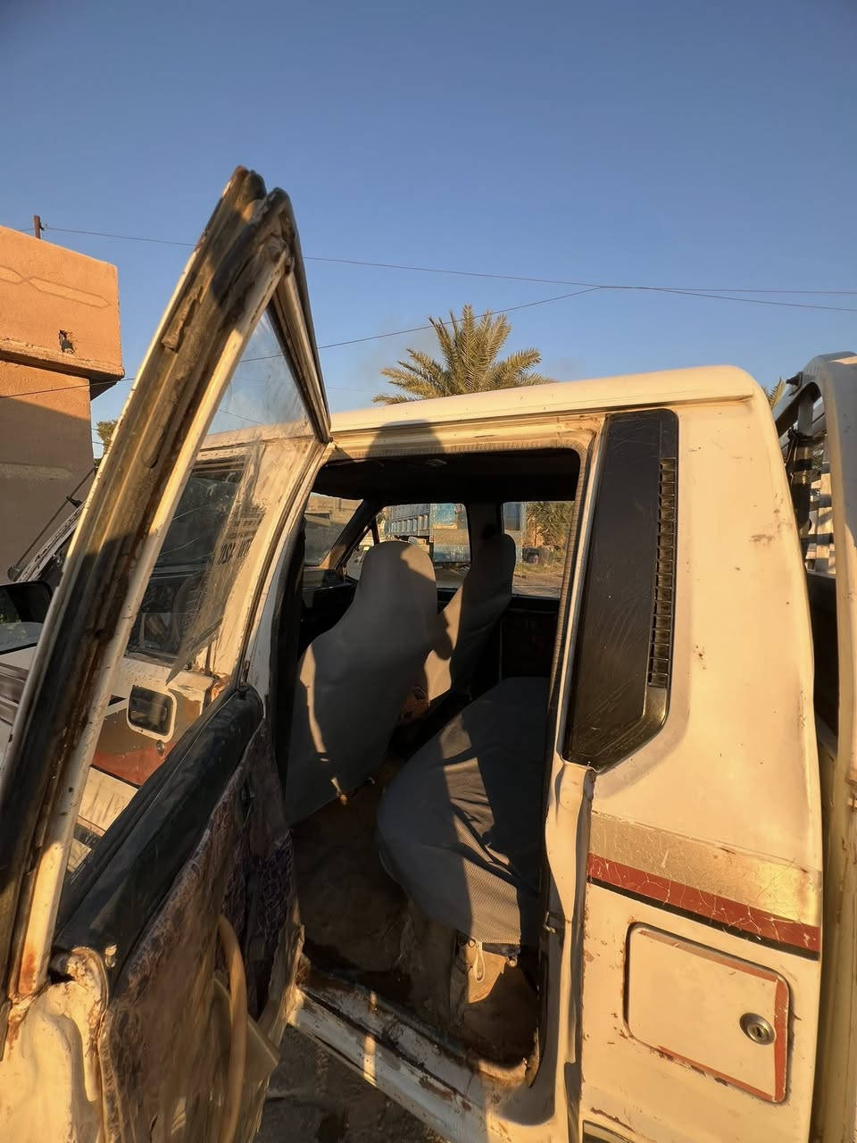 السلام عليكم
متسوبيشي للبيع موديل ١٩٩٣
رقم صلاح الدين آلماني لشهر ١١
كير ومحرك كامري أوتوماتيك حجم المحرك ٢٠ 
تبريد شغال بس بيه ثگل بالكمبريسر 
جاهزة من كلشي بس ملاحظات بسيطة 
السعر:٤٣ وبيه مجال 
للاتصال ‭٠٧٨٢ ٨٣٧ ٣٠٨٤‬
