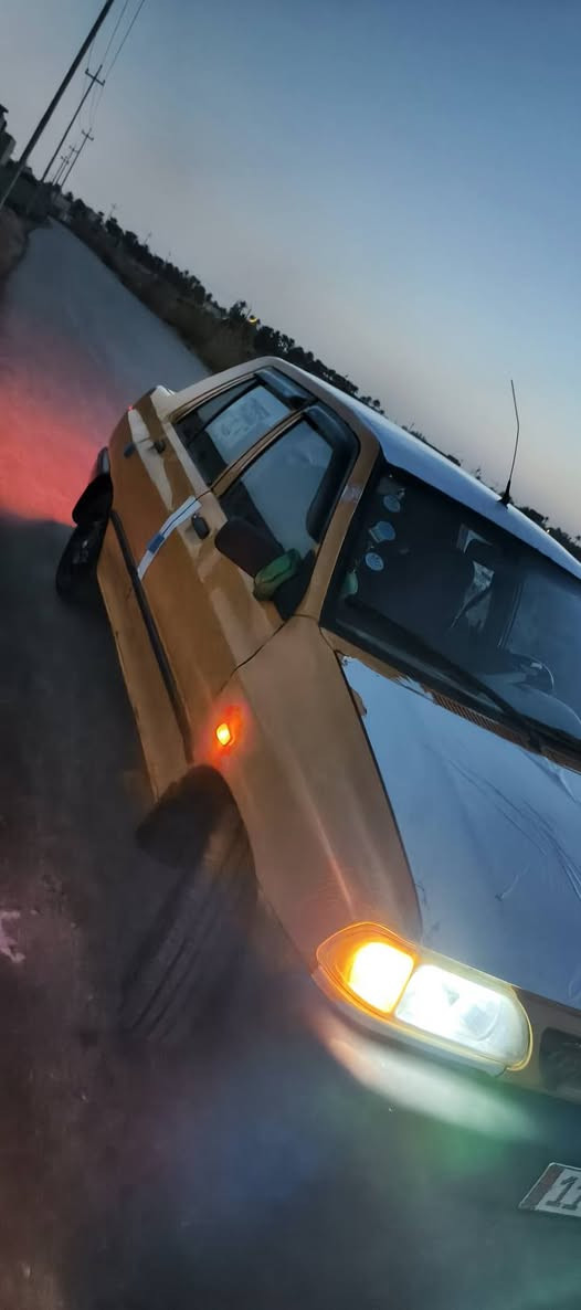 السلام عليكم سايبه للبيع2015 سياره مكفوله كير محرك تخم تاير كهربايات كله شغاله سنويه ل27 بسمي مكان سماوه ***********
