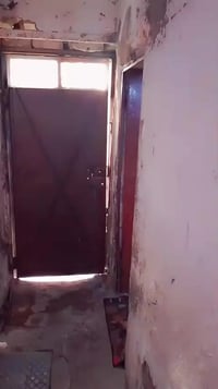 نصف  قطعه للايجار  55/متر  مربعه اماميه  بناء   قديم امرممه  ابقطاع /1...