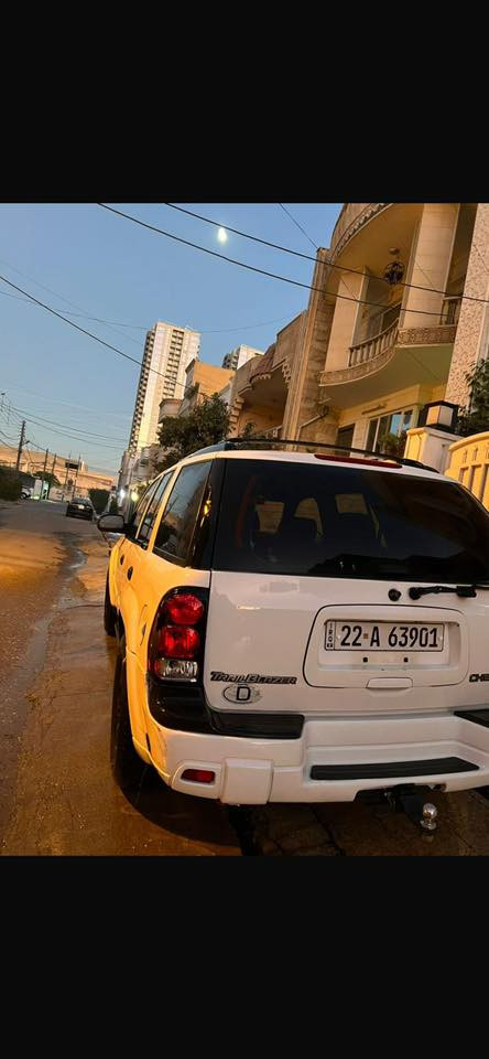 ترابلایزەر 2002 سەیارەکی زۆر خاوینە و گیرو مەکینە بەشەرتە حیجام نیە بە حیجام دەفرۆشم سەناوی هەزەی نویە تا ٢٠٣١  رەقەمی نویە سەیارەکەش بە ناو خۆمە داوی ٦٠ وەرەقە دەکەم رەقەم تەلەفۆن :***********
