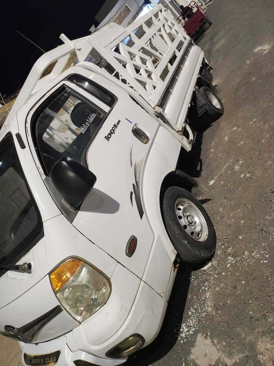 السياره نضيفه وجاهزه عوزه شغلات بسيطه كولش السياره كفاله عامه وكله على البلاد قطرت صبغ مابيه مكانه العماره السعر ٨٠ وبيه مجال *********** موديل ٧ مكينه ٣٠٠٠ مفتوح
