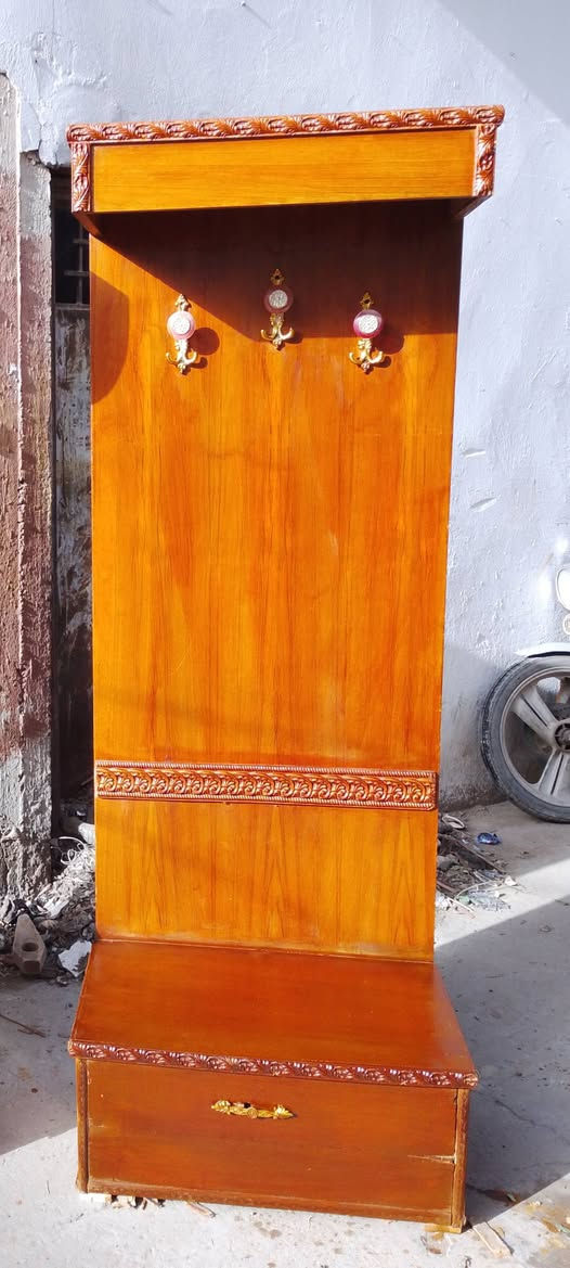 محل ياسر لنجاره انسب الأسعار بوفيات عدد 3 ثنين قياس مترين ونص الوحدة 110و وحدة مترين ب100 ميز تواليت عدد 3 الواحد على 60 زاوية ب15 كومديات الواحد ب10 ميز او منضد عدد 2  مال فراش قياس مترين ونصب50 وقياس 3 متر 60  العنوان بلد سوق المسقف قرب جامع بلد الكبير ***********
