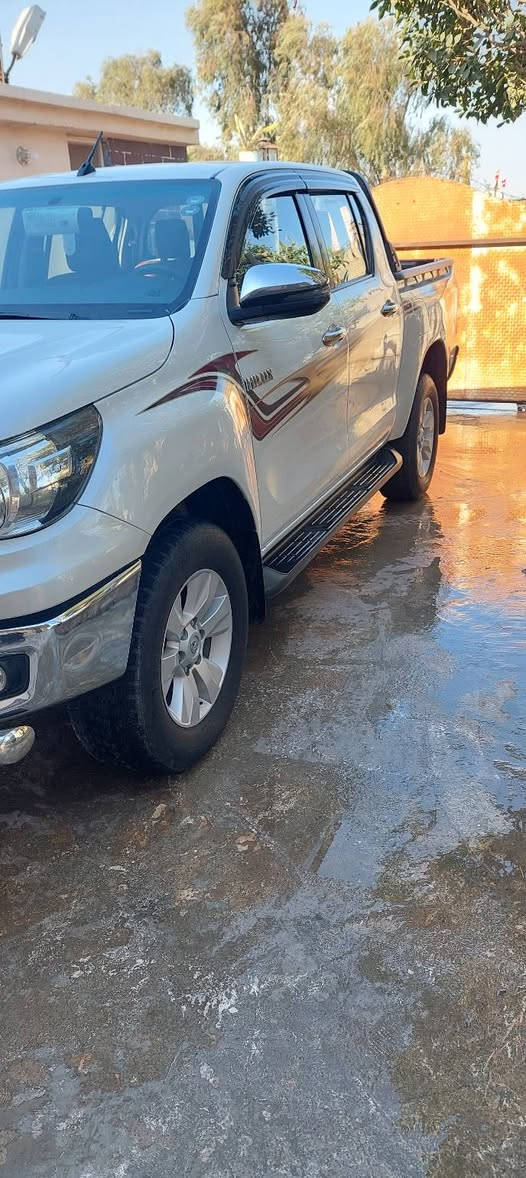 تيوتا هايلوكس للبيع موديل 2020فول مواصفات بصمه  مكفوله كفاله عامه رقم أربيل بسمي ماشيه ٩٣ الف مكاني اديالى الاتصال ***********
