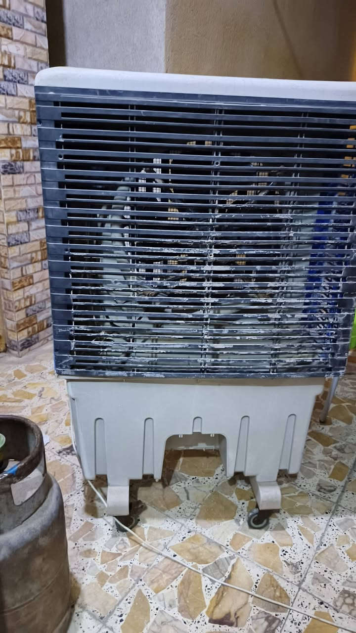 كومفيره للبيع شغالة ٣سرع حساس واترلو من يخلص المي يطفه الكارت شغال نوع الكبيره تشتغل على المولد بس حلفه مابيه سعره ٧٥ مع المجال 60 قفل كربلاء الحر ***********
