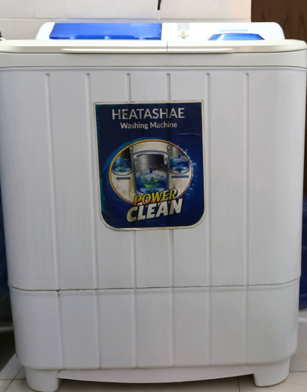 بغداد.. الحرية.. شارع الصحة 

غسالة ذو حوضين بسعة ١٦ كيلو .. جديده و نظيفة مابيهة اي عطل و الماطور شغال و التنشيف شغال و البدن نظيف و جديد بدون اي ضربة 