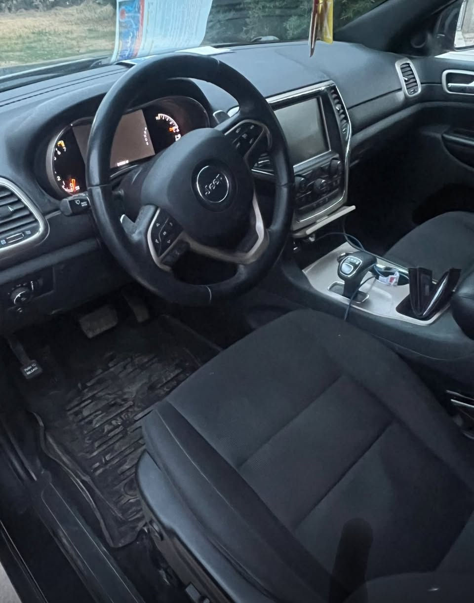 جيب لاريدو موديل 16 سيارة جديدة تشغيل عن بعد سوداء كاملة السيارة
‏ناقص بيها استفسار اكثر ‏اتصل على الرقم المكان بابل

***********‏
