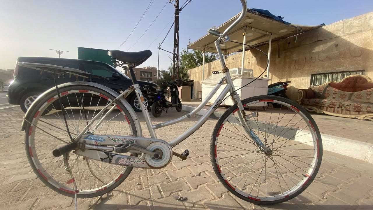 بايسكل لون رصاصي  مختم مديل ٢٠١٧ بايسكل ما بيه اي صوت بل مشي وبريكه بل مكان مبدل ماشه سعره ٤٠ وبيه مجال حك الجيه  للاستفسار للرقم *********** او نفس الحساب
