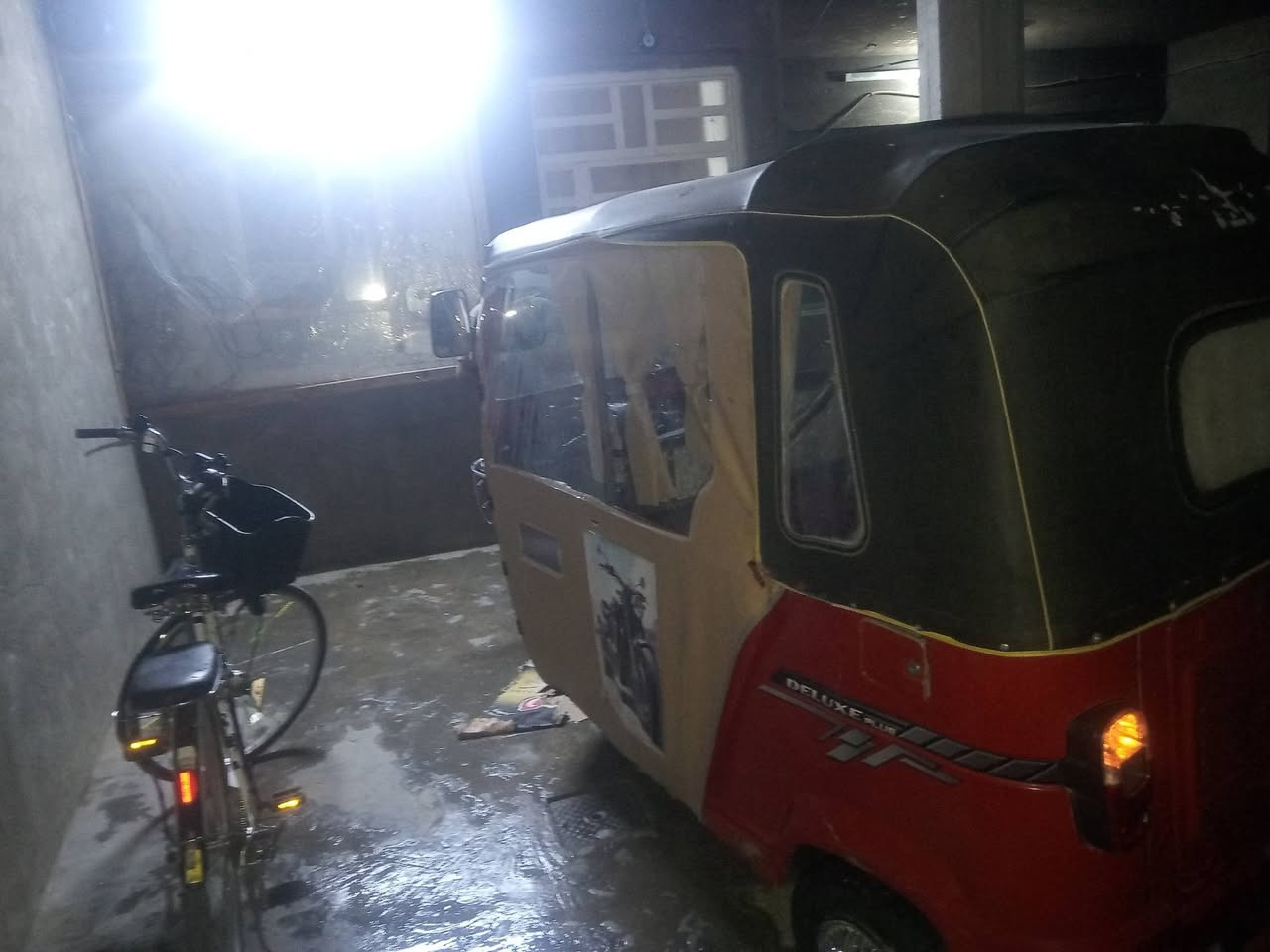 سلام عليكم  تكتك لبيع تي في اس موديل ٢٢التكتك مكفولة كفالة عامة دوشمة جديدة جاهزة كبل الى الشارع ما تصرف ربع عليهة التكتك بسمي تحويل ثاني يوم  التكتك مرقمة رقم انكليزي السعر ٧٢٥٠بيها مجال الجراي يتصل على الرقم ***********مكاني بغداد محمودية
