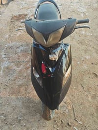 الدراجة عطلهة بسيط ماعرف شبيهة احتمال بس بانزين انت وحظك ابيع كوم حديد...