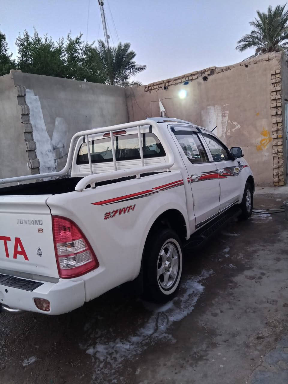 سلام عليكم بيكم فتون 2017رقم بغداد نكليزي باقي بس ستلام سنويه ل29 تخم تاير حداديه تبريد تدفئة كير محرك ماشيه  95الف حقيقي سياره جاهزة خير من الله مكان واسط الكوت سعر 88وبيهةمجال *********** //***********
