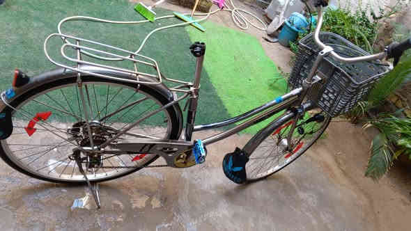 السلام عليكم 
باسكل للبيع نوع ياباني حجم 27 شغال كله وكلشي مابي عوزه كشن و بايدر فقط الباسكل خير من الله عقرب 6نمر 
سعر 70 قفل مكاني الكريعات رقم الهاتف متوفر واتس اب ***********
