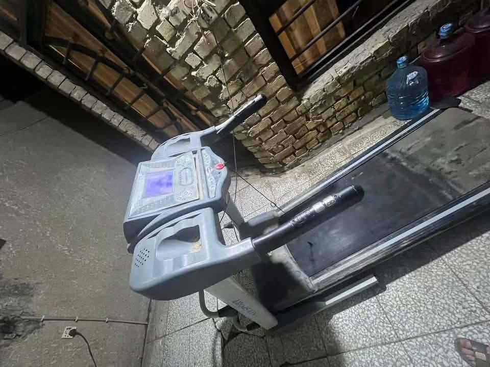 جهاز جري حجم كبير بس يحتاج تنظيف شغال السعر 300ماركة


**إذا كنت صاحب هذا الإعلان وتريد حذفه لأي سبب، رجاءا أرسل رسالة إلى الدعم الفني**