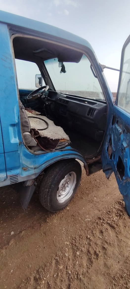 سلام عليكم كيه للبيع موديل94سياره كير مكينه اكسل صدر تخم تاير كله شرط سياره بيها خياسات موضحات بل صور سياره بتره 5جنكال مال جناي نفظهه نفض على ايدي سياره عدنه من 2005 رقم واسط بسمي سنويه27 تريد مداور تريد وكاله سعر43وبيها مجال مكاني واسط قضاء الزبيديه *********** تصال و وتساب
